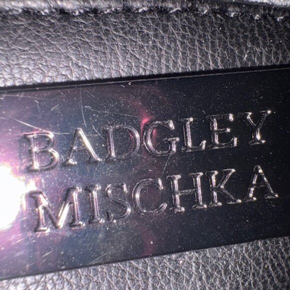 Badgley Mischka stylish puffer coat. - Picture 4 of 9